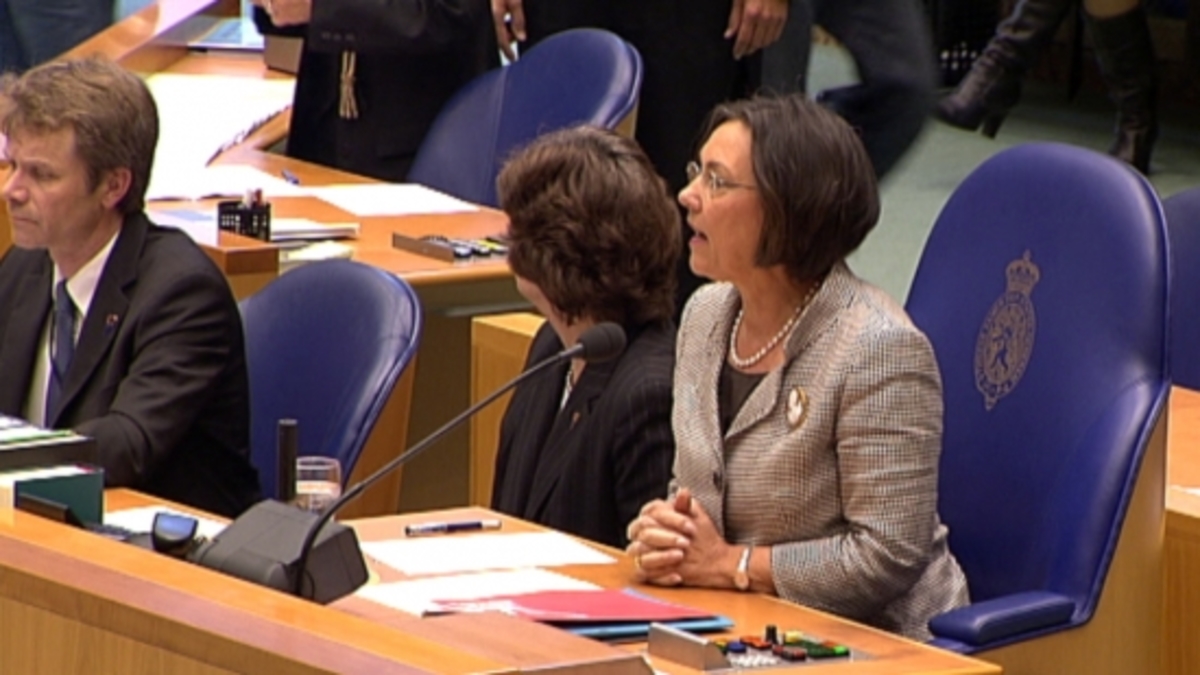 Kamer herdenkt Max van der Stoel