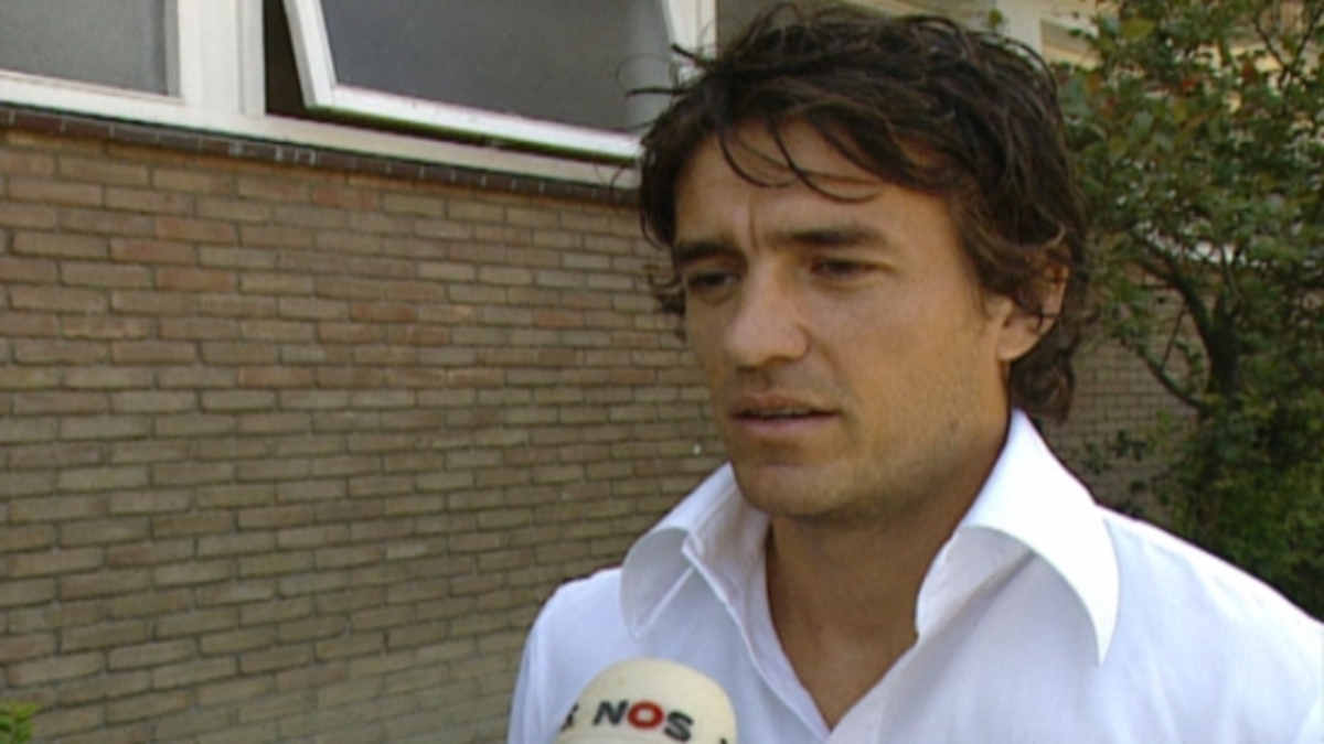 2006: Van Lottum bergt rackets op
