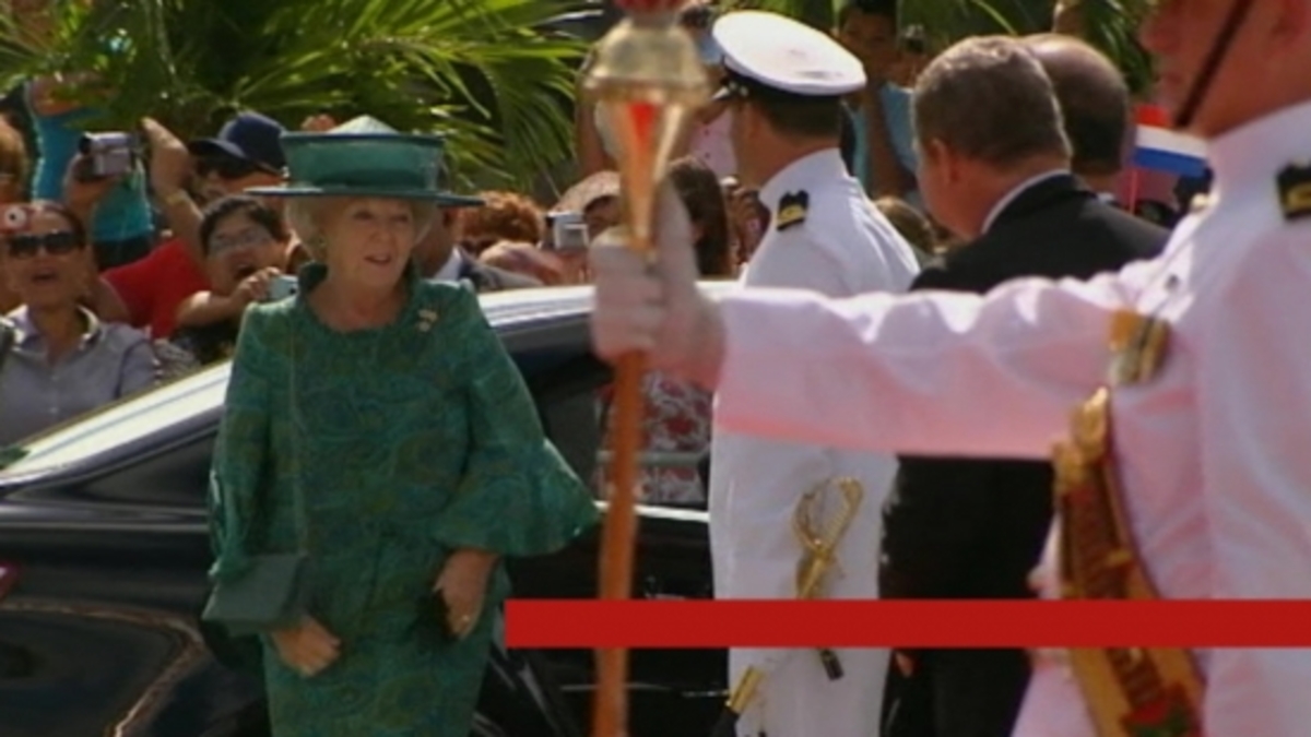 Koningin Beatrix bezoekt Caribische eilanden