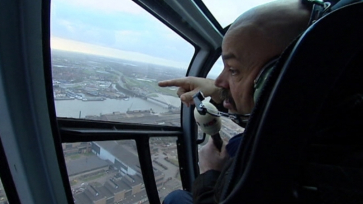 Met de helikopter boven Nederland waterland