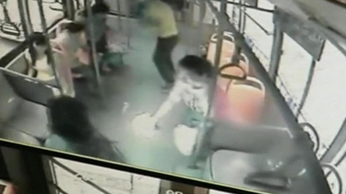 Telefoon ontploft in bus