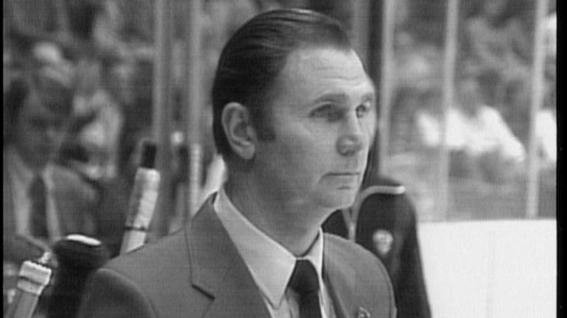 Legendarische ijshockeycoach Tichonov overleden NOS