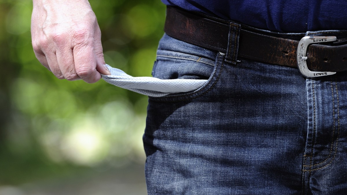 De economie moet uit het slop: wat te doen met je poen?