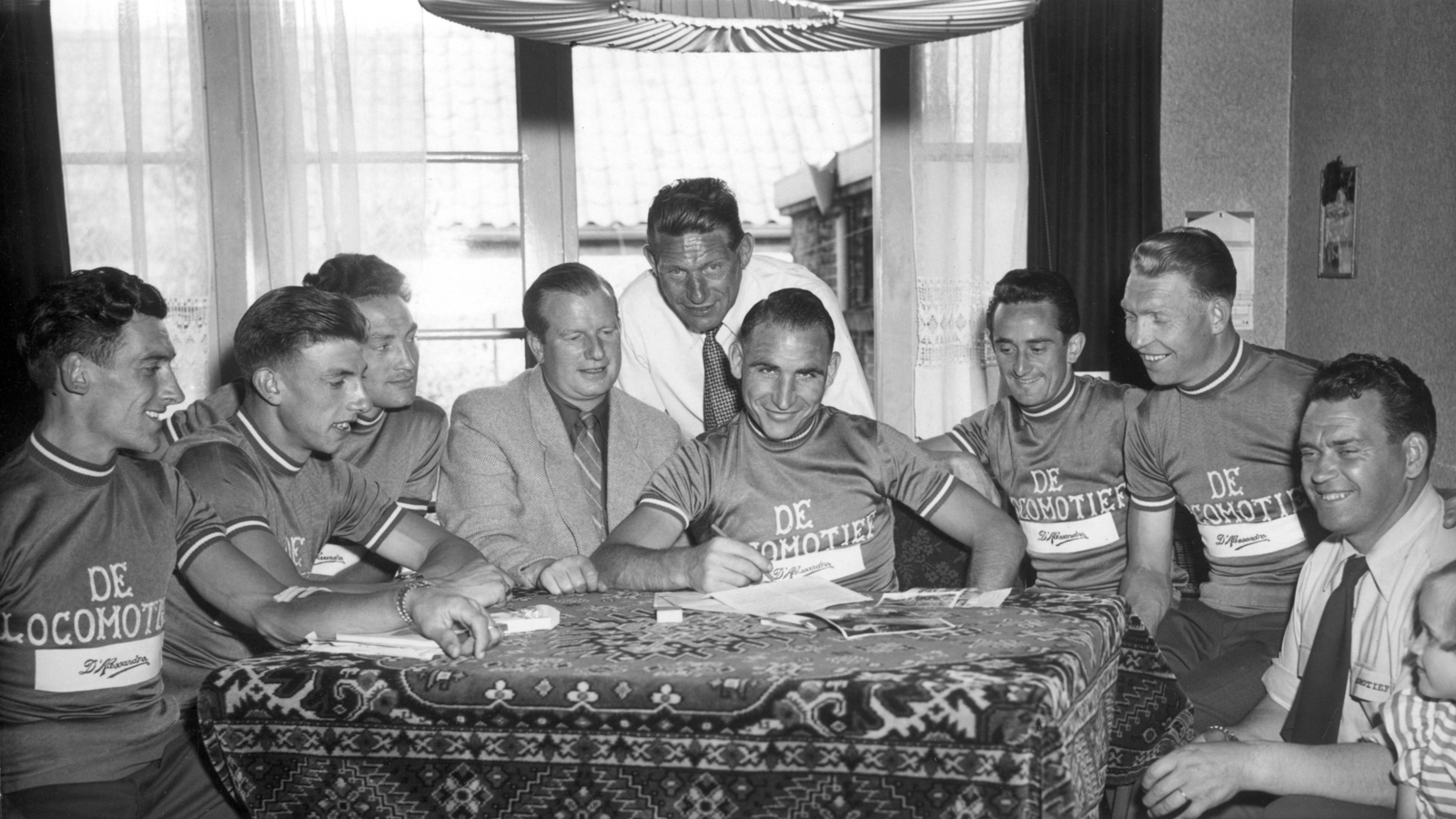 Henk Faanhof, een oude reus is dood NOS