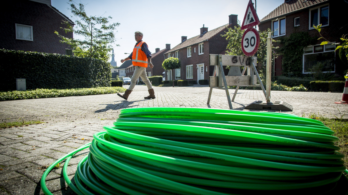 Krijgen we geen glasvezel? Dan doen we het zelf wel
