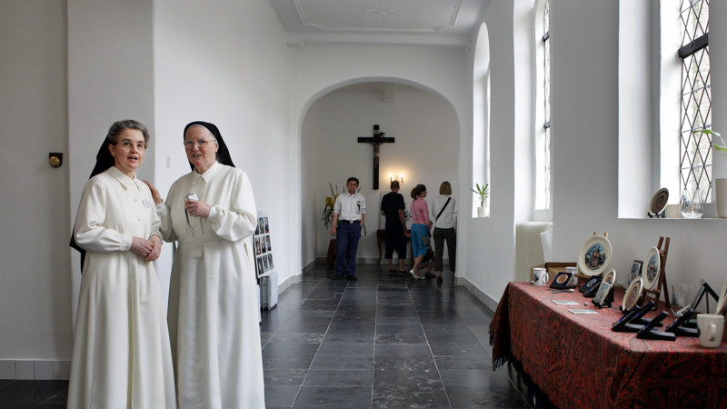 Kloosters openen hun deuren