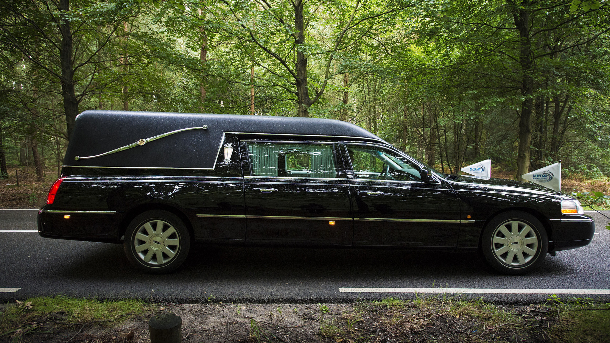 Tas gestolen uit rouwauto Boxmeer NOS