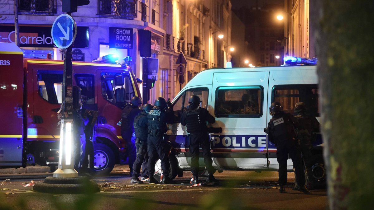 Minstens zestig doden bij aanslagen in