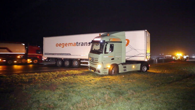 Meerdere ongelukken op A28 rond Zwolle: vrachtwagen geschaard. Meerdere ongelukken op A28 rond Zwolle: vrachtwagen geschaard.
