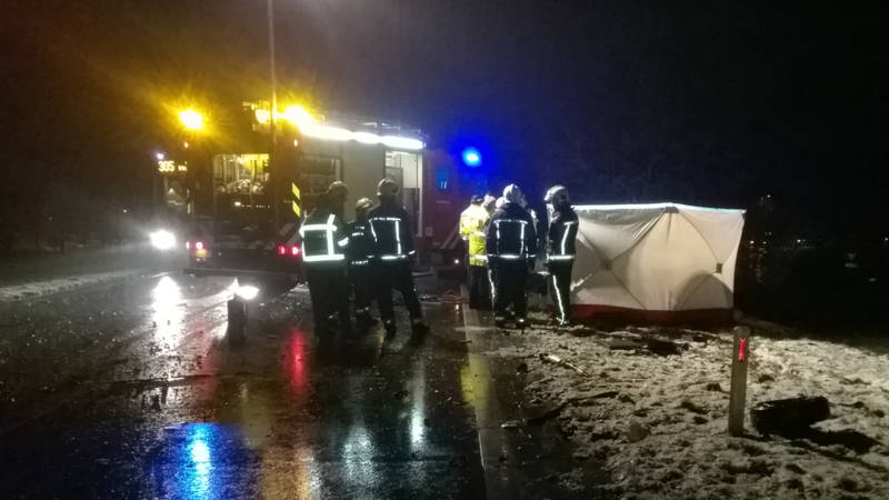 Dode bij ongeluk in Drenthe op N34. Dode bij ongeluk in Drenthe op N34.