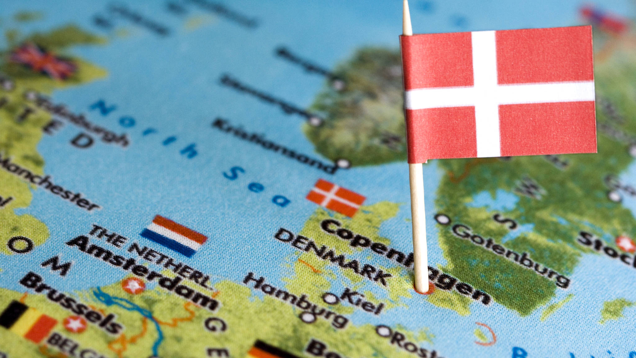 Denemarken blijft minst corrupte land, Nederland staat vijfde | NOS
