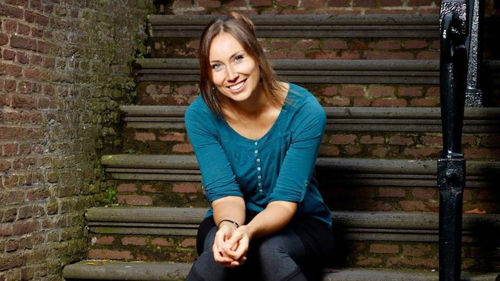 Wat wil jij weten van kinderboekenschrijfster Anna Woltz? | NOS