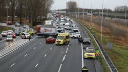 15 auto's betrokken bij ongeluk op A12. 15 auto's betrokken bij ongeluk op A12.