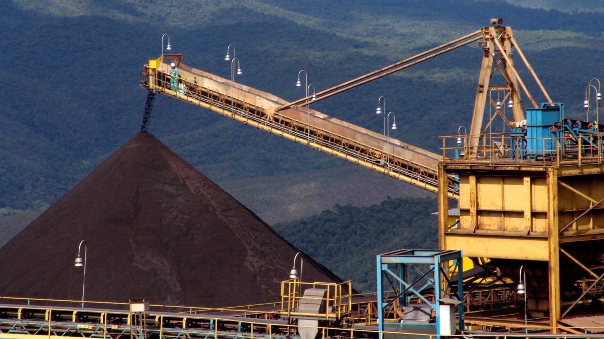 Добыча угля в бразилии. Экология колумбии. Горнодобывающая промышленность панамы. Добыча угля в бразилии. Минас жерайс бразилия месторождение.