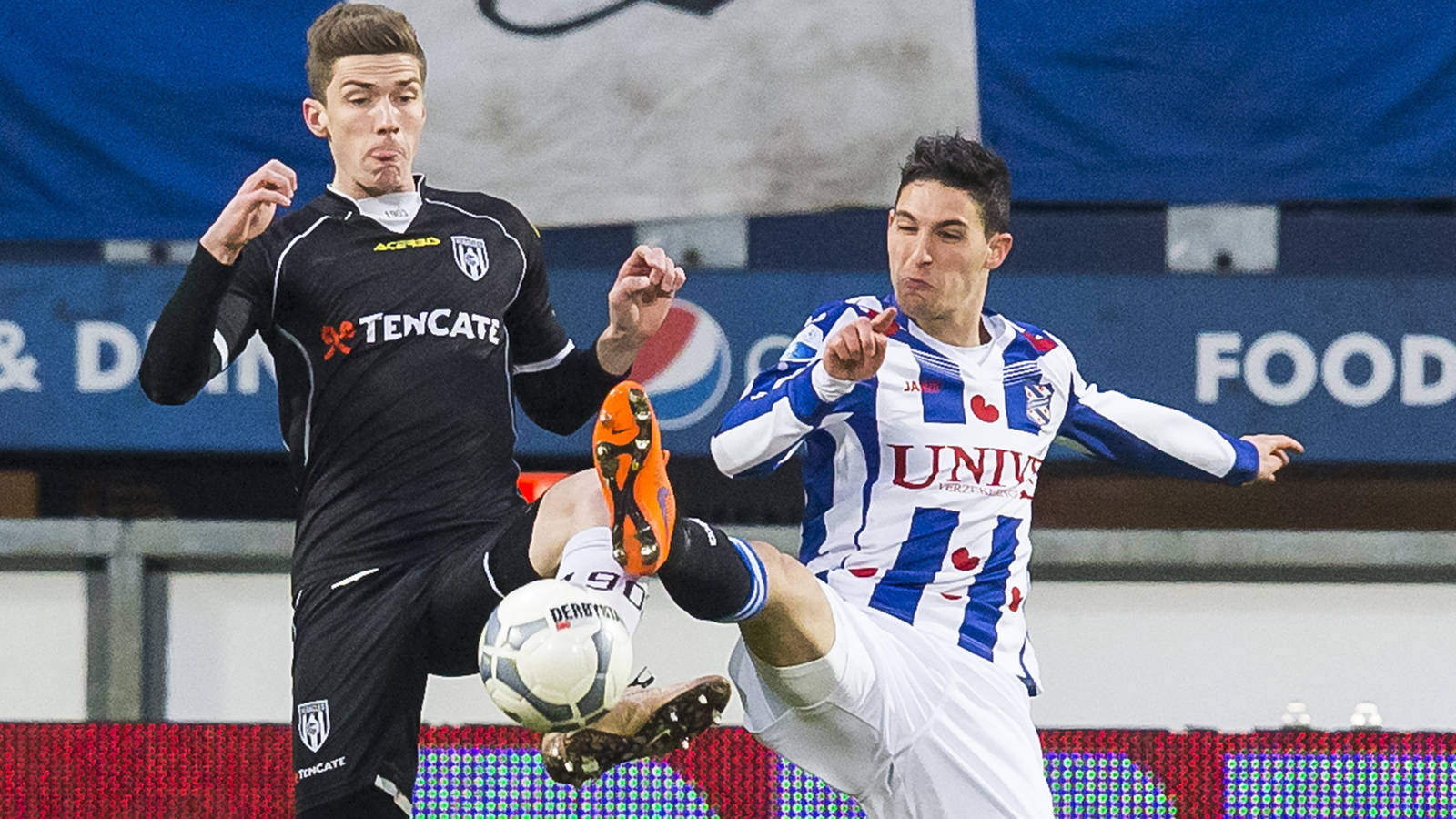 Heracles wint teleurstellend duel met Heerenveen | NOS