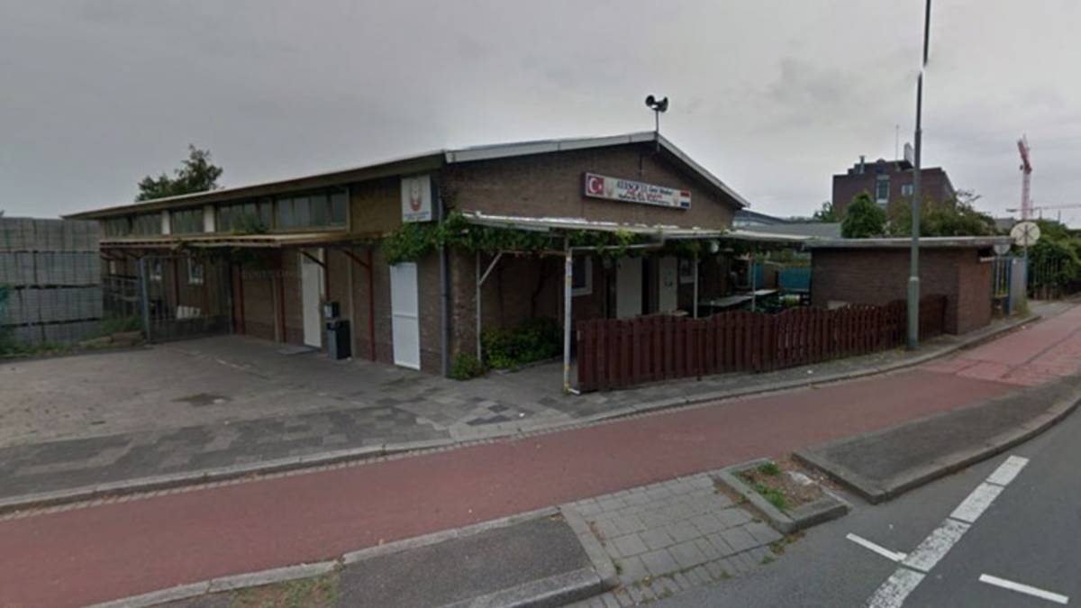 Aanvaller moskee Dordrecht moet twee jaar de cel in