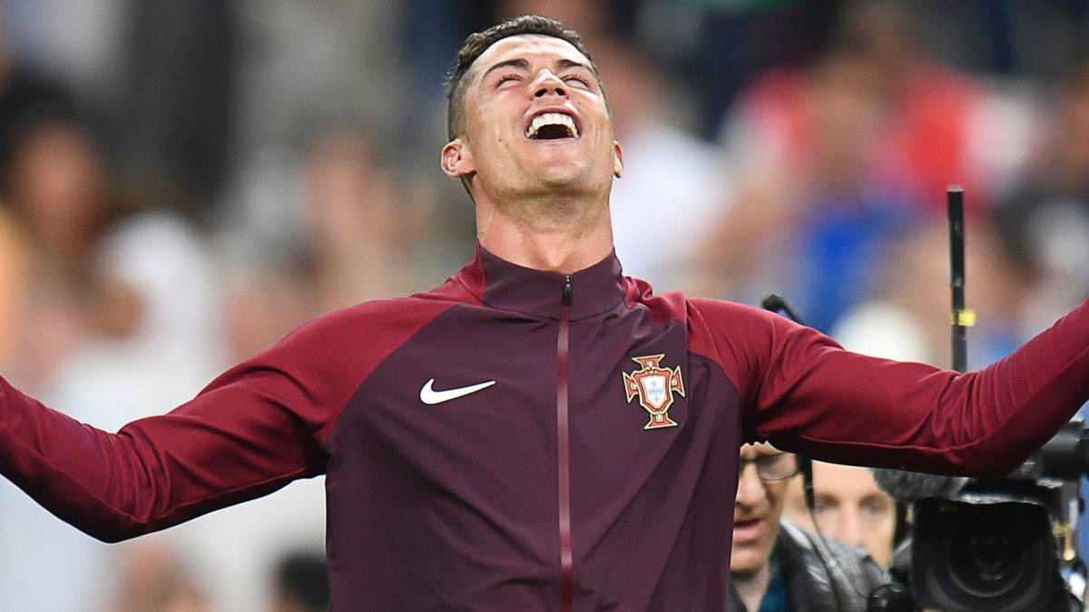Ronaldo verdient 82 euro per minuut Ronaldo verdient 82 euro per minuut