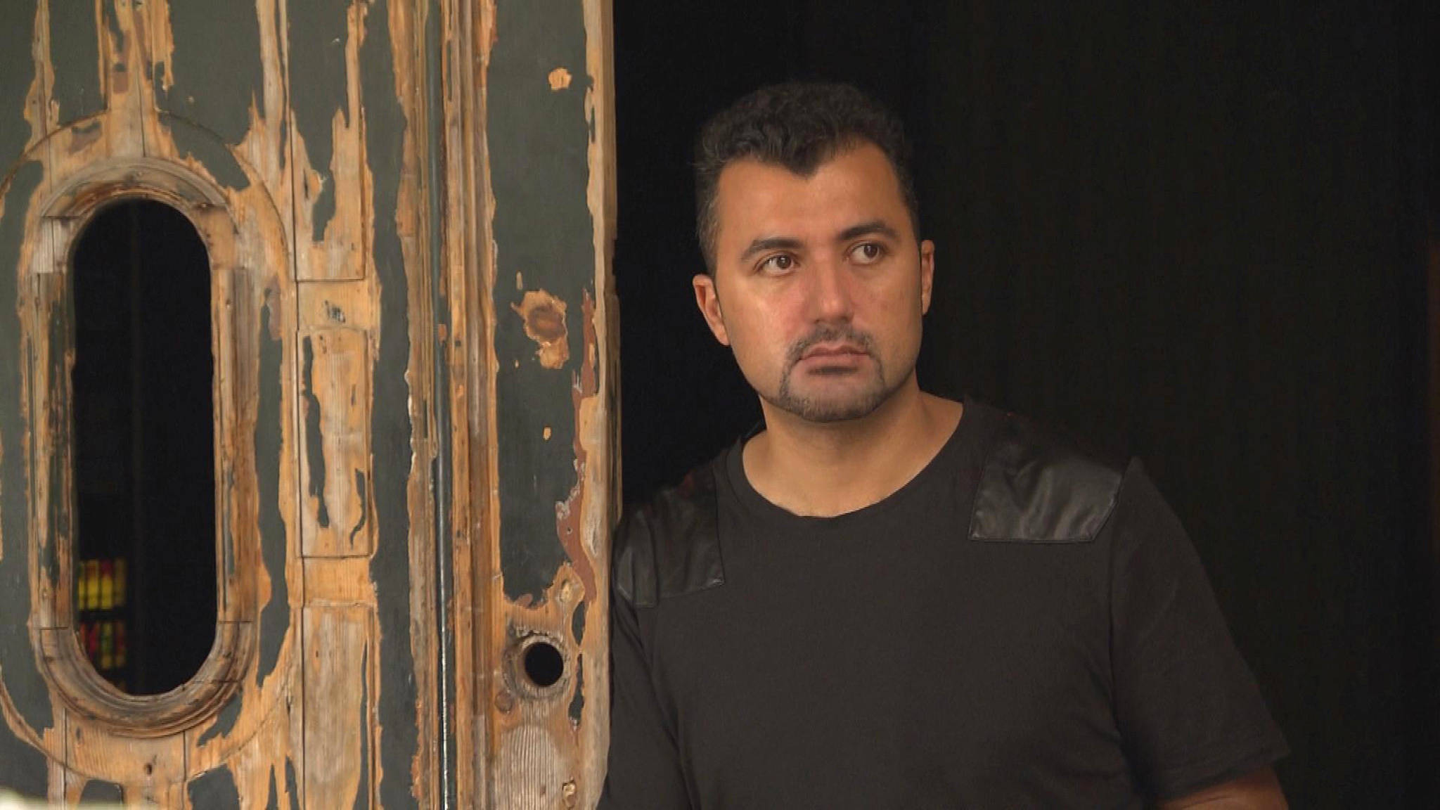 Qozoq yigiti rus ayolni ogziga sikadi. Hissiy jihatdan yoqimli qattiq vaginal jinsiy aloqa