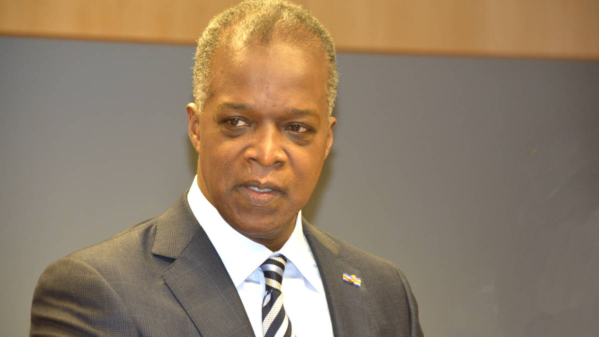President Centrale Bank Curaçao legt tijdelijk functie neer