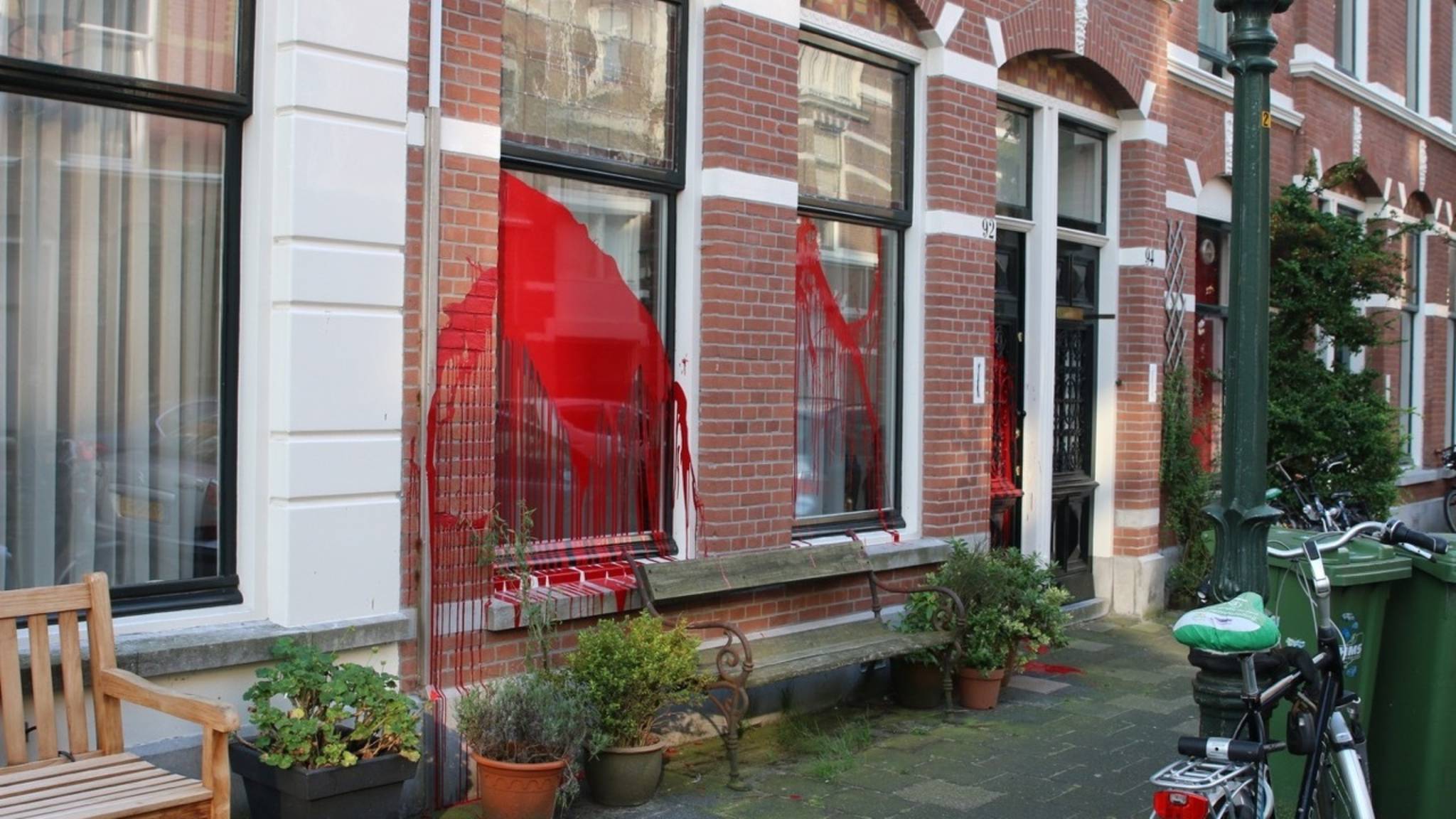 Woning directeur Dienst Terugkeer & Vertrek beklad NOS Woning directeur Dienst Terugkeer & Vertrek beklad NOS