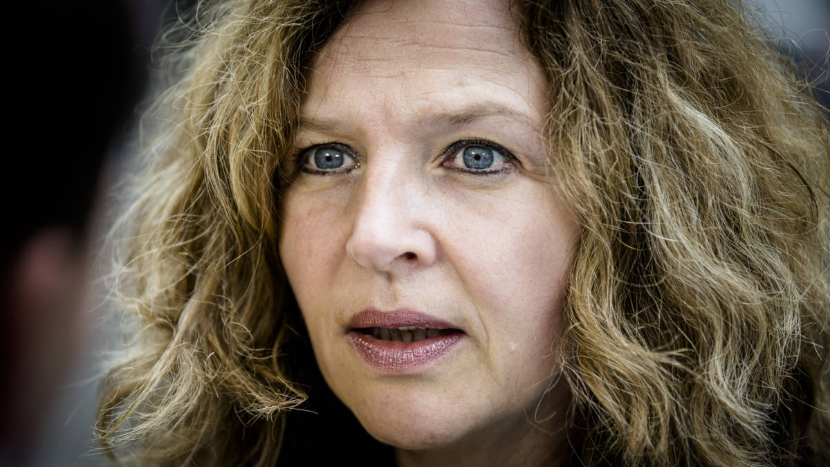 Schippers: farmaceutische industrie, maak je borst maar nat