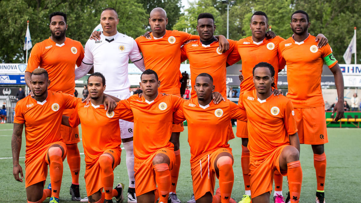 Voetballers Curaçao schrijven historie na comeback