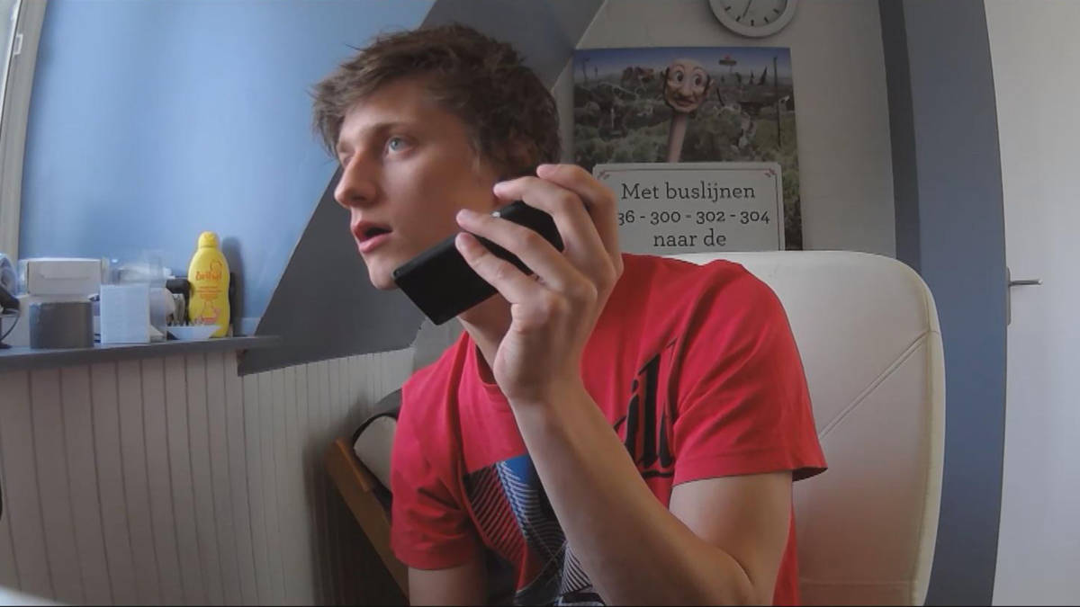 Filmmaker Anthony volgt zijn gestolen telefoon via gps