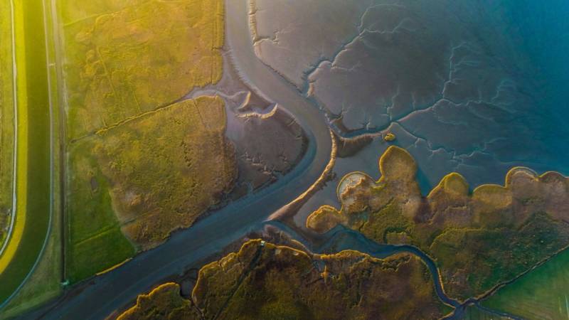 Een vakjury verkoos de luchtfoto van Reint Verkerk (25) van De Dollard bij Nieuwe Statenzijl in Groningen tot ​Dronefoto van het Jaar