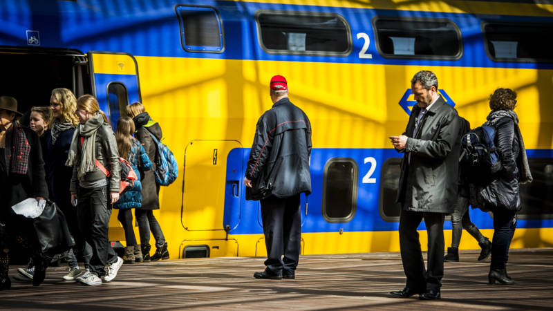 Topdrukte op Brabantse treinstations na aanrijding op het spoor. Topdrukte op Brabantse treinstations na aanrijding op het spoor.