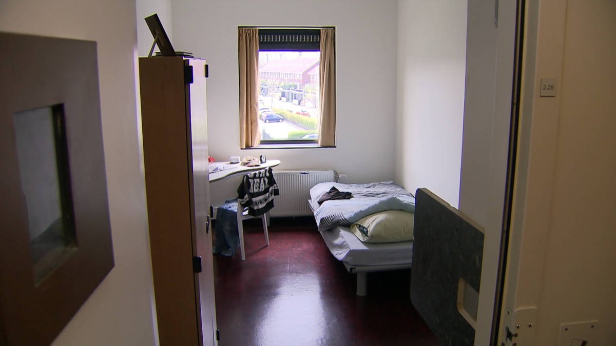in-groningen-staat-een-jeugdgevangenis-light-nos