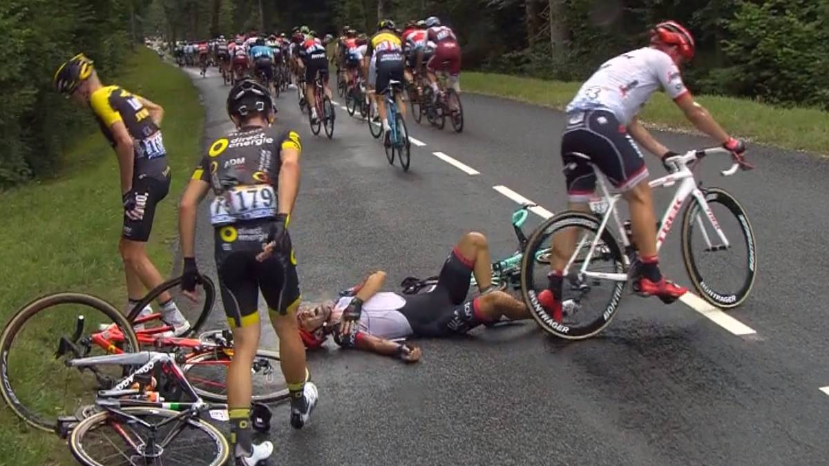 Gesink uit de Tour de France na valpartij