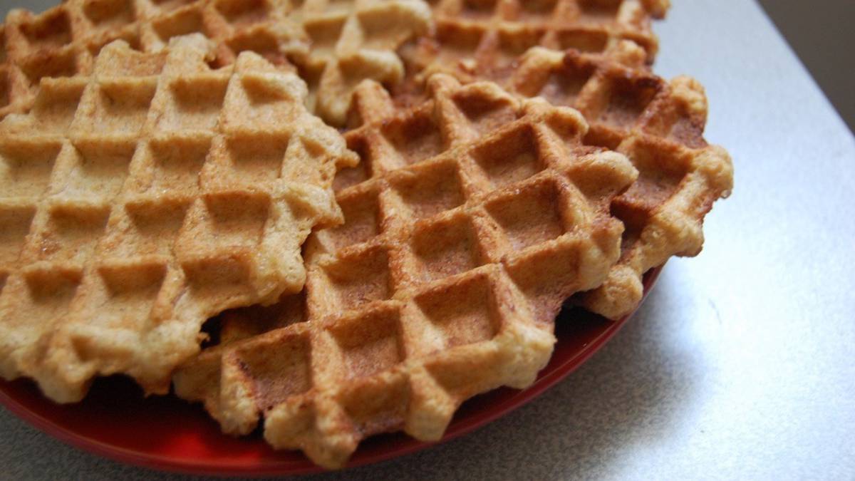 Чечевичные вафли. Вафельные трубочки на сковороде. Вафли. Венские вафли из гречки. Венские вафли дарлетто.