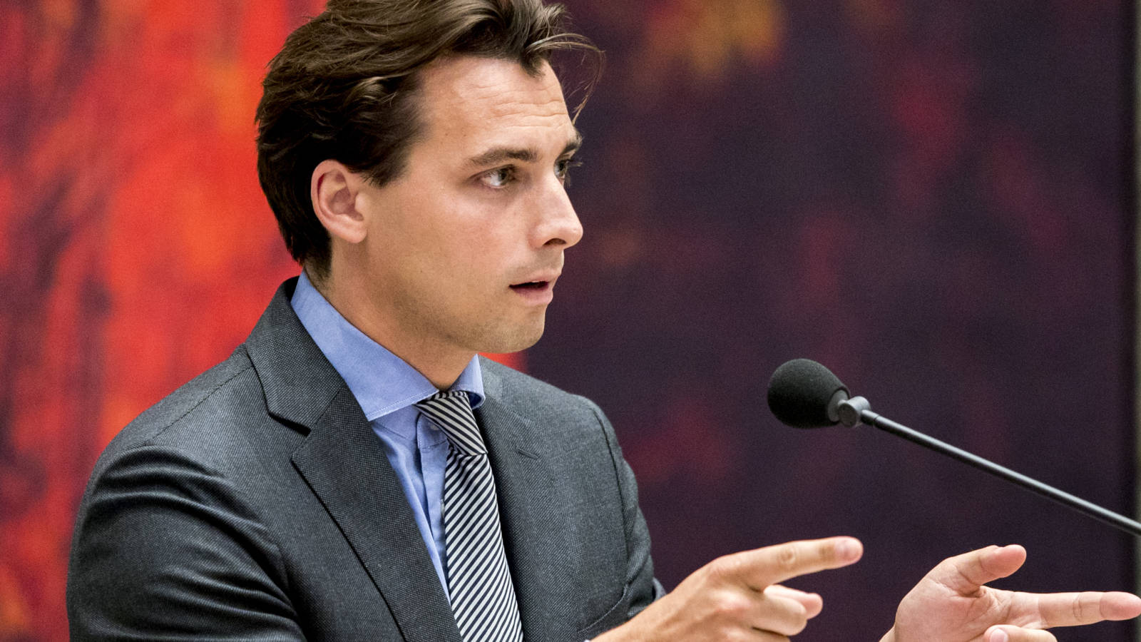 Huis Thierry Baudet Niet Twee Maar Een Keer Besmeurd Nos