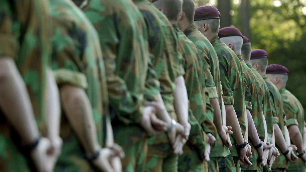 Soldaten eenheid Schaarsbergen stelselmatig misbruikt en mishandeld