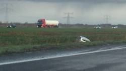 Ongelukken door hagel en gladheid, pas je rijstijl aan. Ongelukken door hagel en gladheid, pas je rijstijl aan.