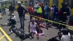 200 gewonden bij treinongeluk Johannesburg. 200 gewonden bij treinongeluk Johannesburg.