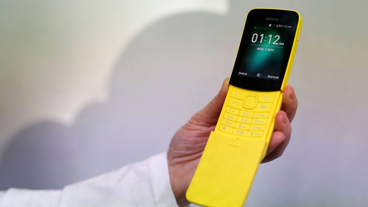 The Matrix-telefoon op nostalgische 'techbeurs van de kleintjes' | NOS
