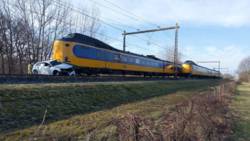 Ongeluk met drie autos op N34 tussen Annen en Zuidlaren. Ongeluk met drie autos op N34 tussen Annen en Zuidlaren.