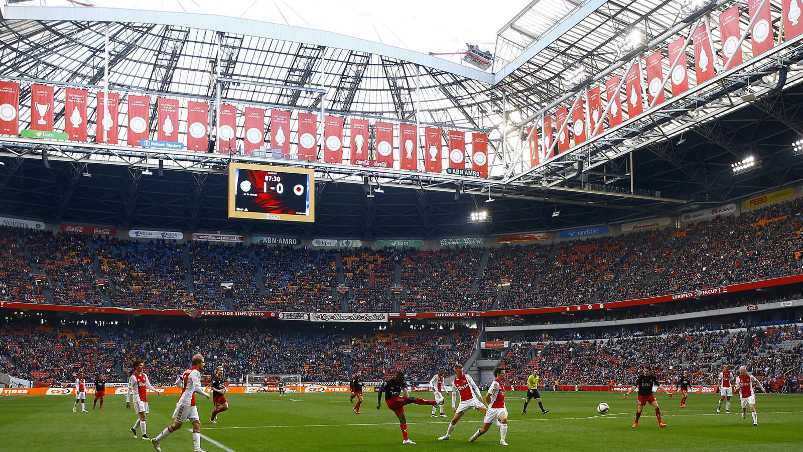 Het is officieel Arena heet vanaf volgend seizoen Johan Cruijff Arena NOS Het is officieel Arena heet vanaf volgend seizoen Johan Cruijff Arena NOS