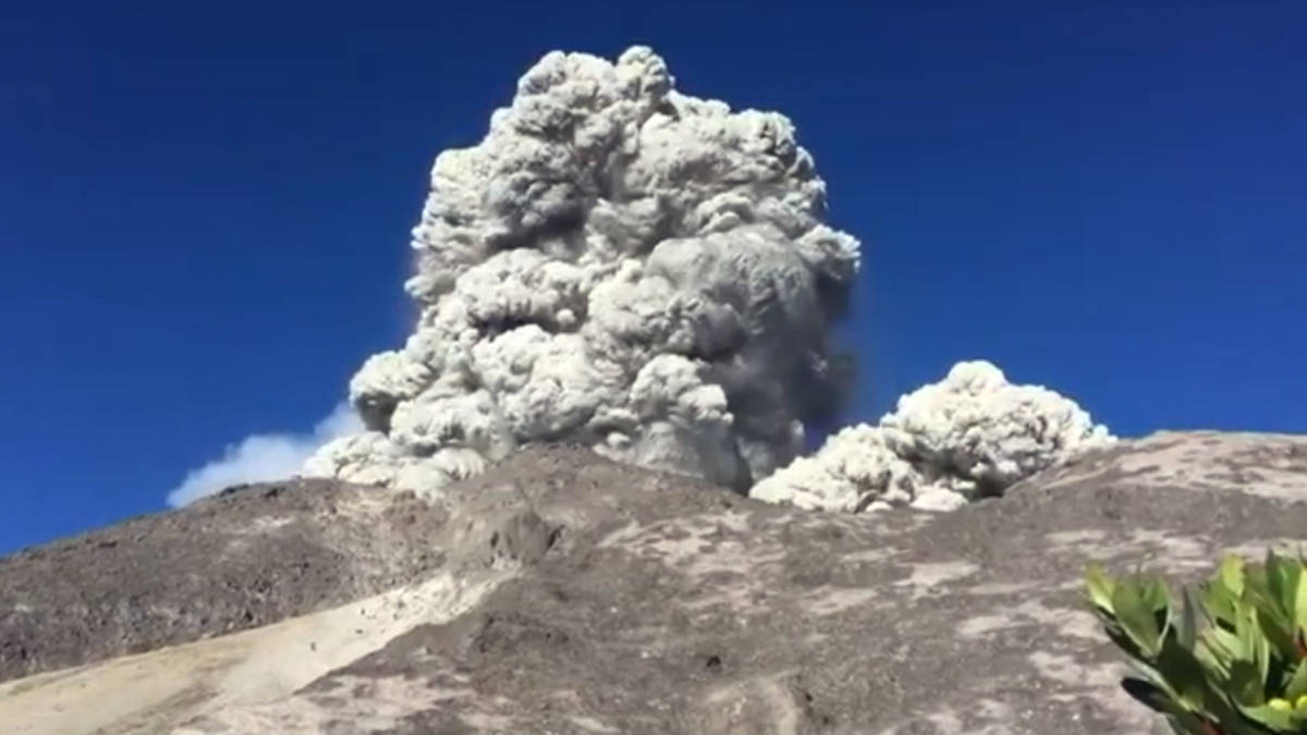 Evacuaties na uitbarsting vulkaan Merapi op Java