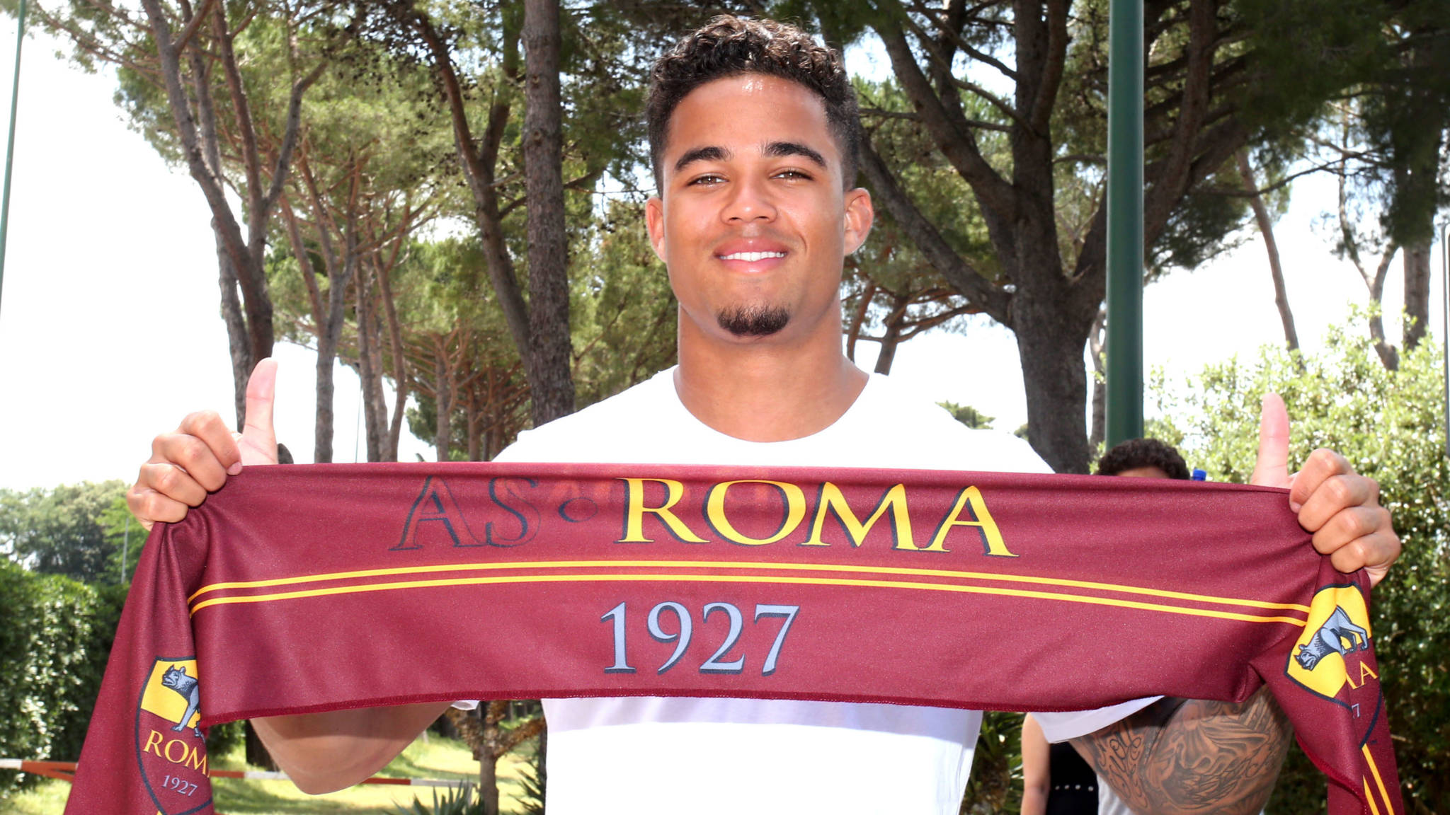 Kluivert eert Nouri met rugnummer 34 bij AS Roma