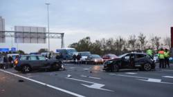 Groot ongeluk op A2 bij Utrecht, weg hele avond dicht. Groot ongeluk op A2 bij Utrecht, weg hele avond dicht.