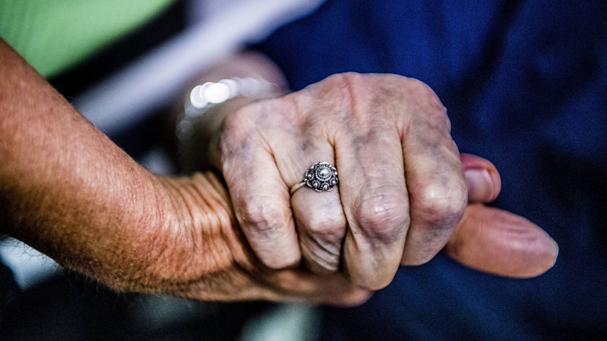 'Kleinschalige woonzorghuizen leunen te veel op huisartsen'
