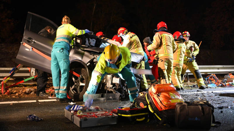 Spookrijder veroorzaakt dodelijk ongeval op A2 bij Maarheeze. Spookrijder veroorzaakt dodelijk ongeval op A2 bij Maarheeze.
