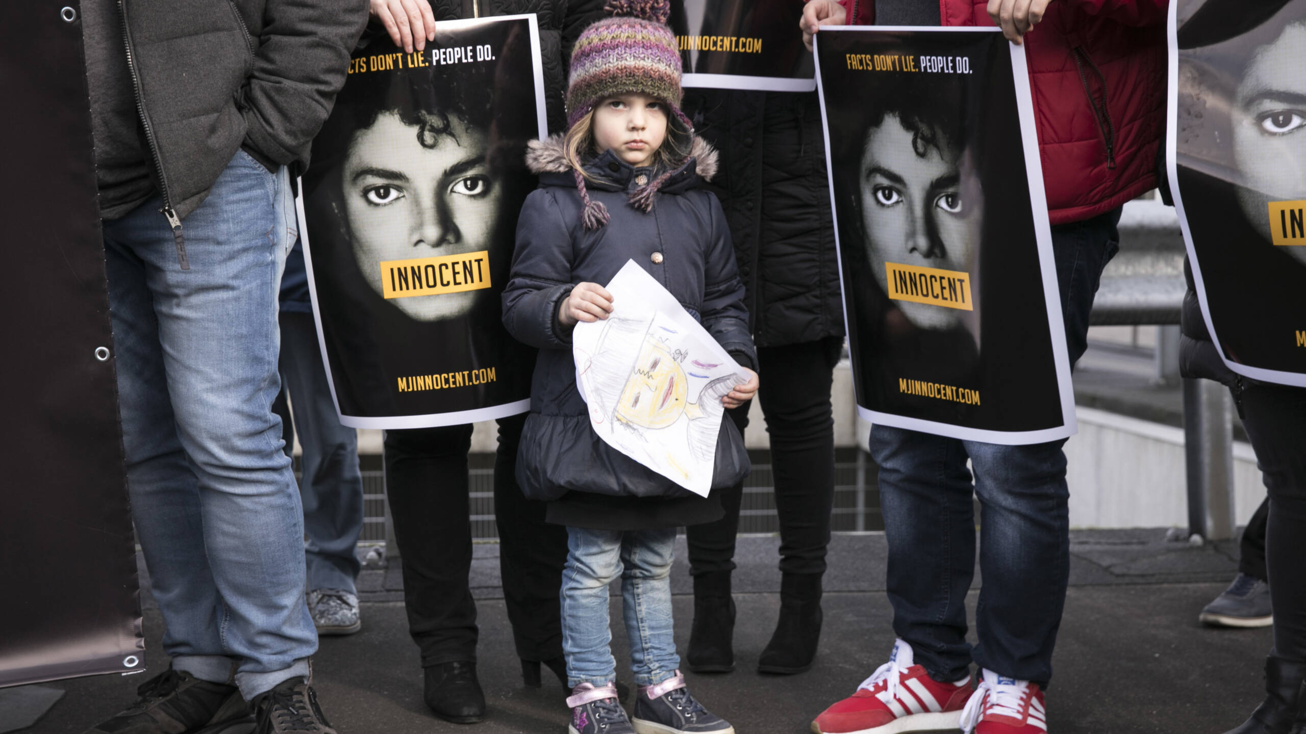 Michael Jackson is 10 jaar dood, en controversiëler dan ooit | NOS