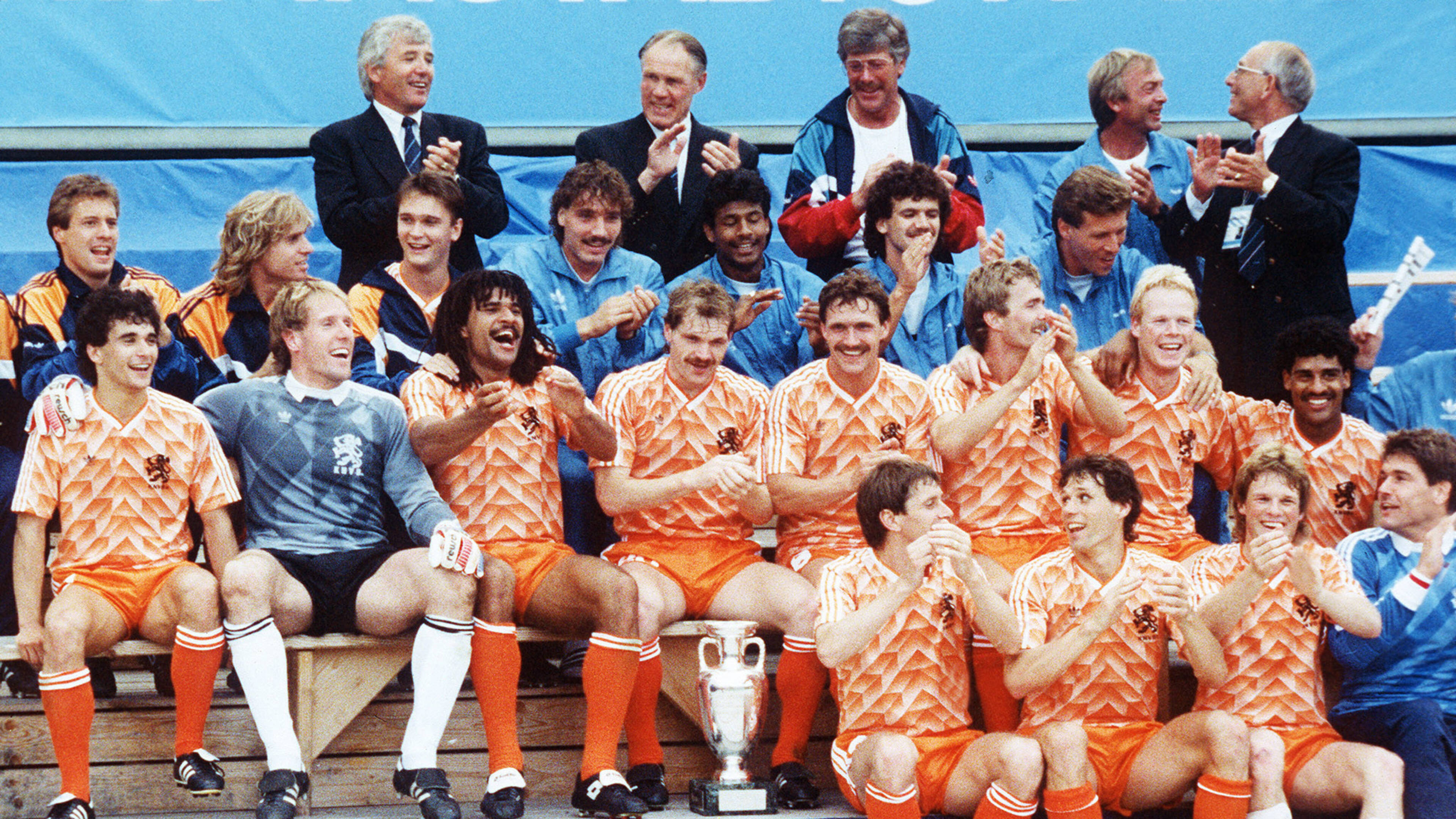 Wat maakte de alom geprezen Rinus Michels zo'n goede trainer? | NOS