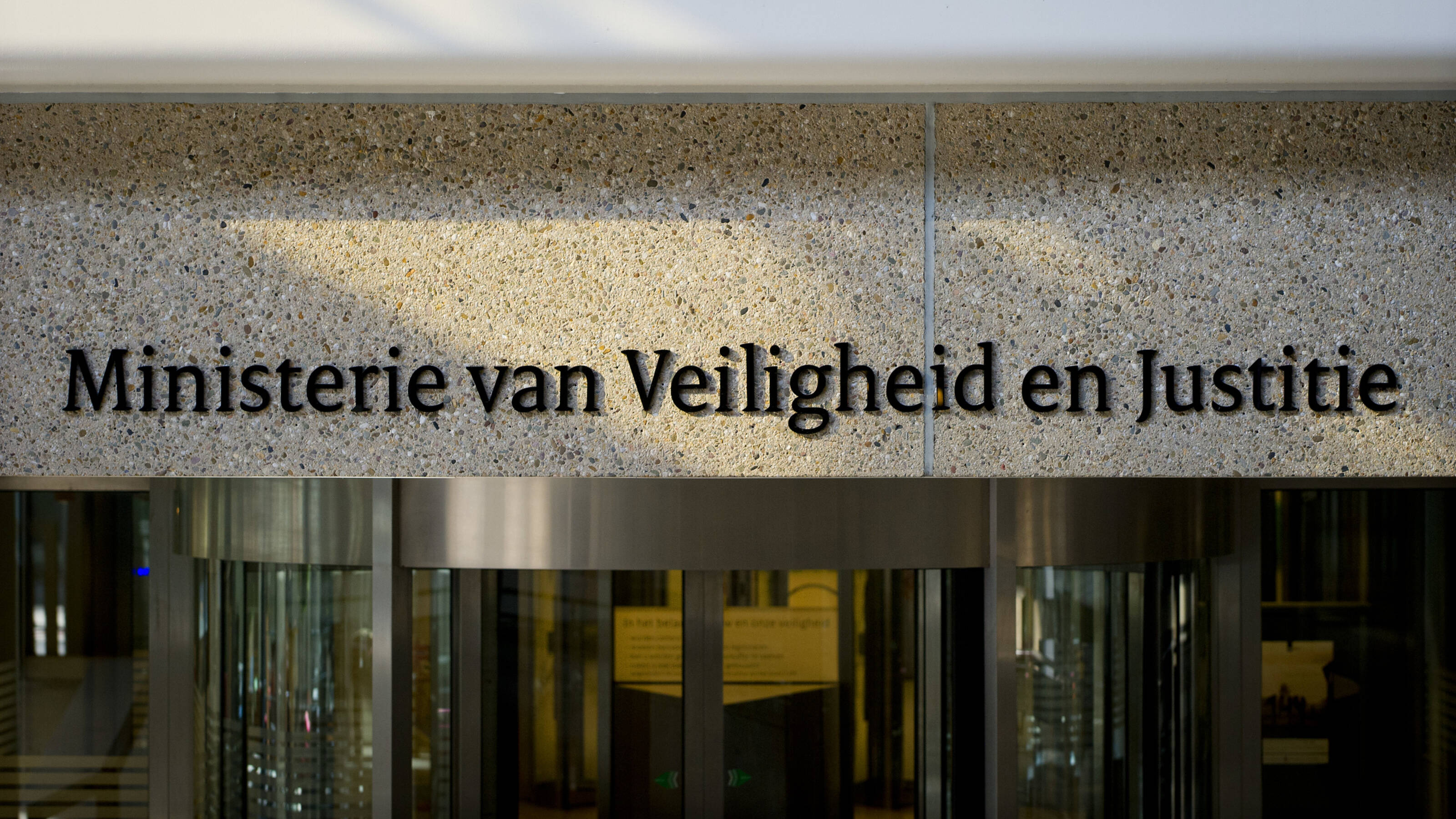 Naamswijziging ministeries kost 32 miljoen euro | NOS