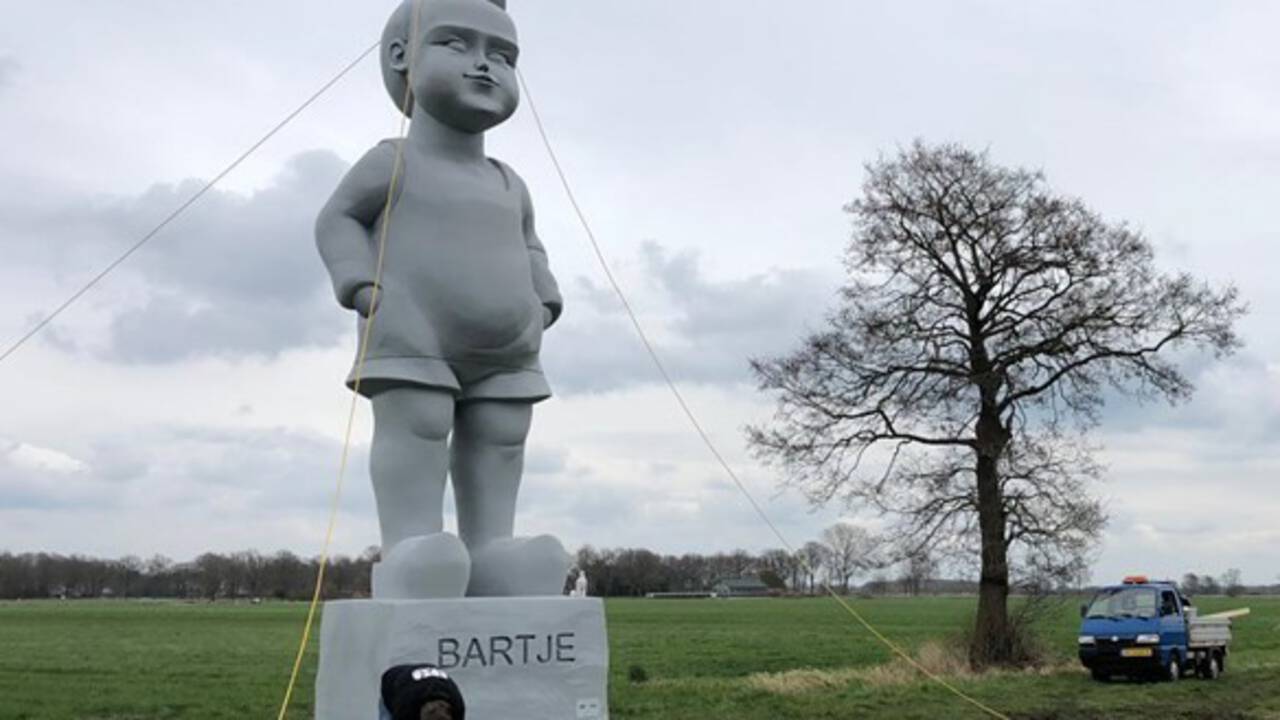 Metershoog standbeeld Bartje krijgt nieuwe plek | NOS
