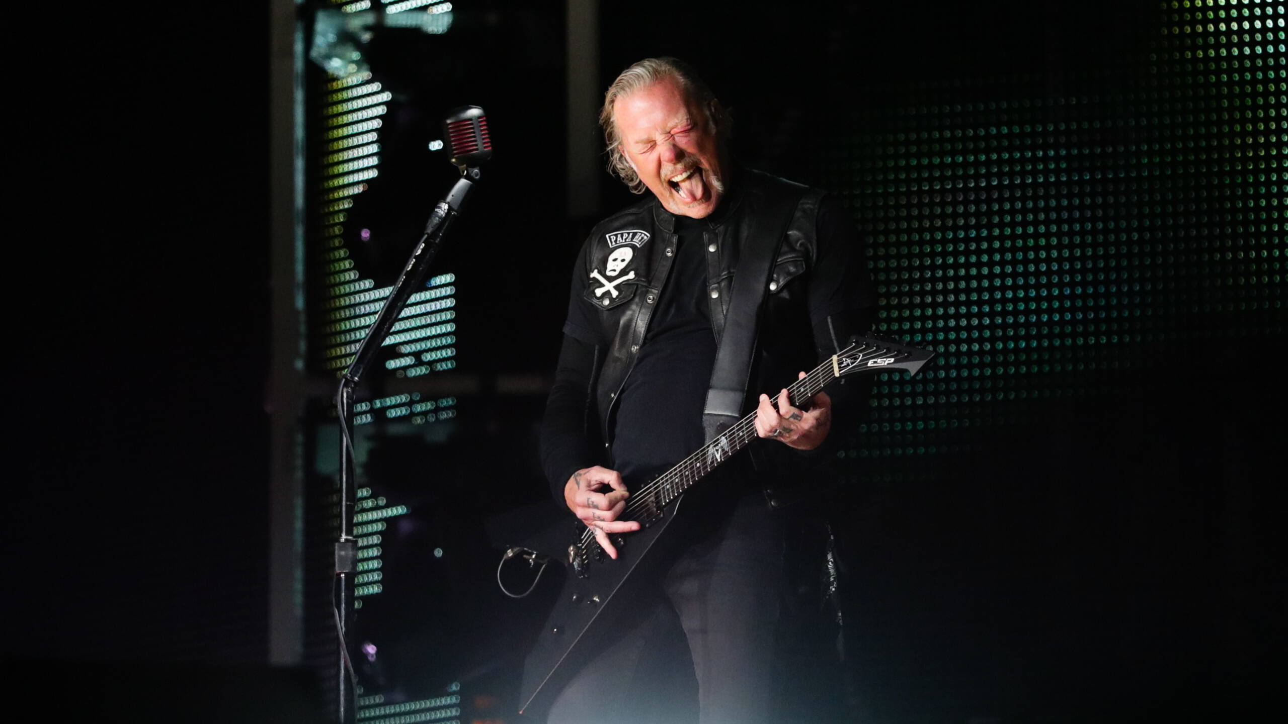 Metallica doneert geld aan Nederlandse stichting tegen kinderarmoede NOS Metallica doneert geld aan Nederlandse stichting tegen kinderarmoede NOS