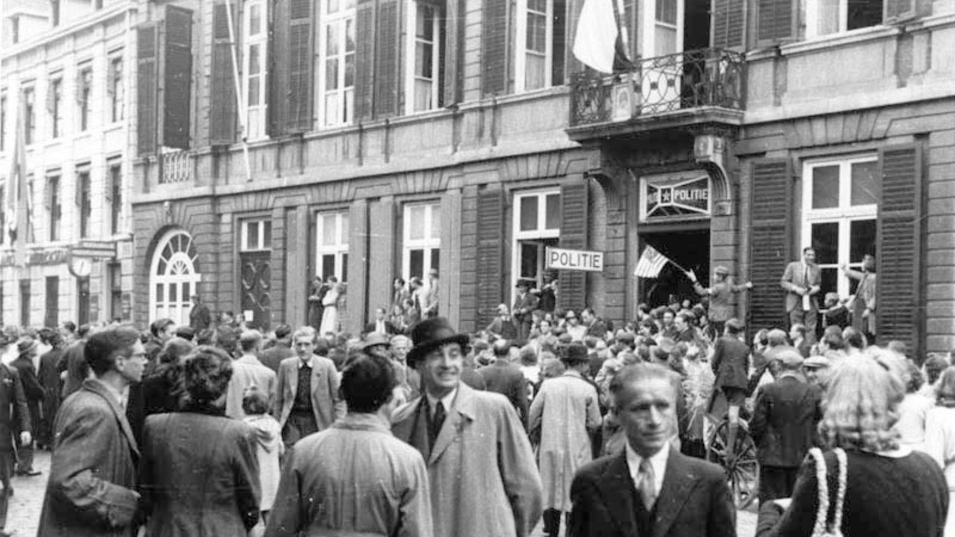 75 jaar bevrijding | Maastricht is bevrijd, bevolking viert feest | NOS